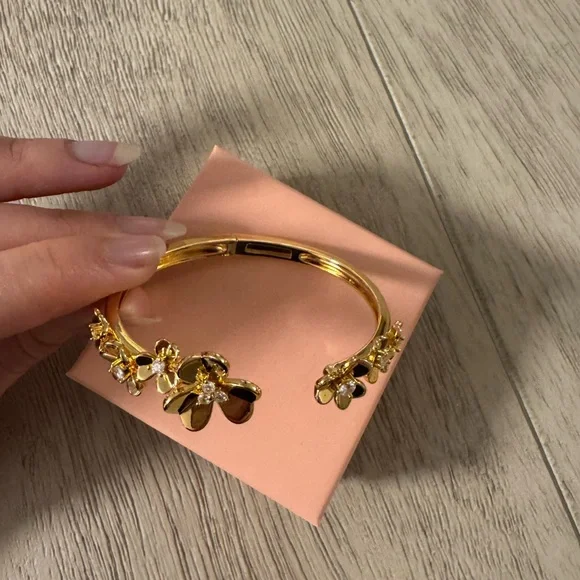 frivole 7 flowers gold bracelet - Picture 6 of 8